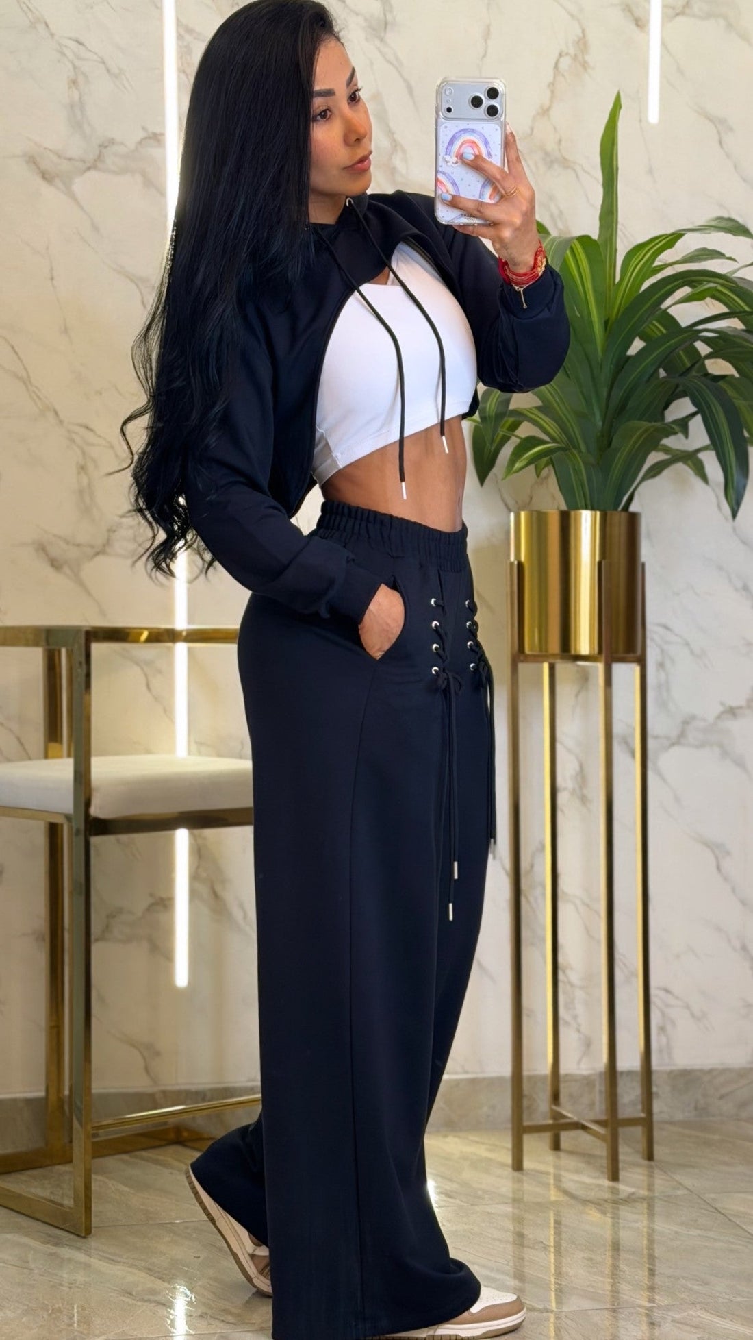 Conjunto 3 piezas · Hoodie, top y pantalón