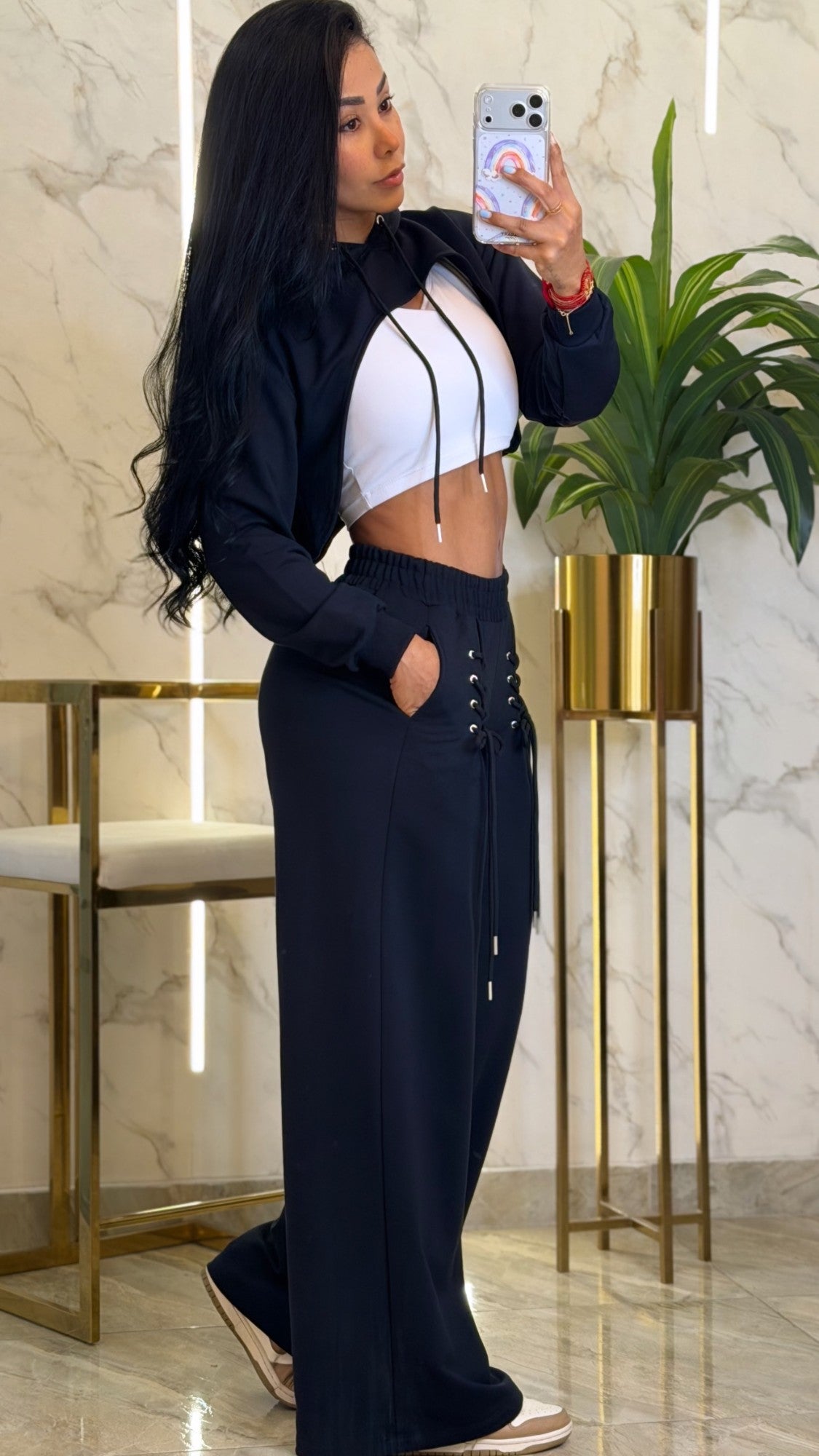 Conjunto 3 piezas · Hoodie, top y pantalón